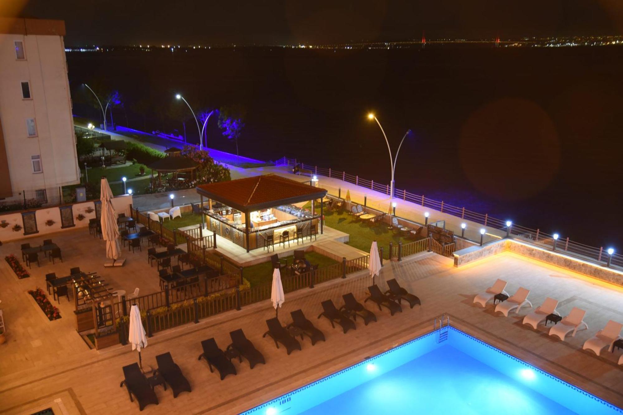 Blue Pier Hotel Kocaeli Exterior photo